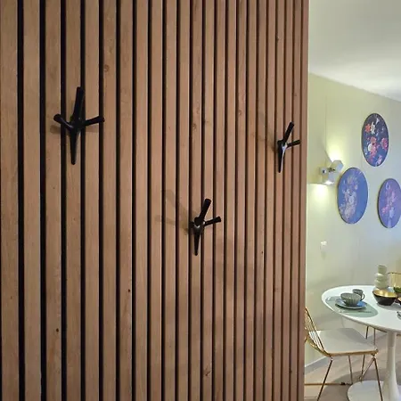 Cosy Quartier Louise Apartment *